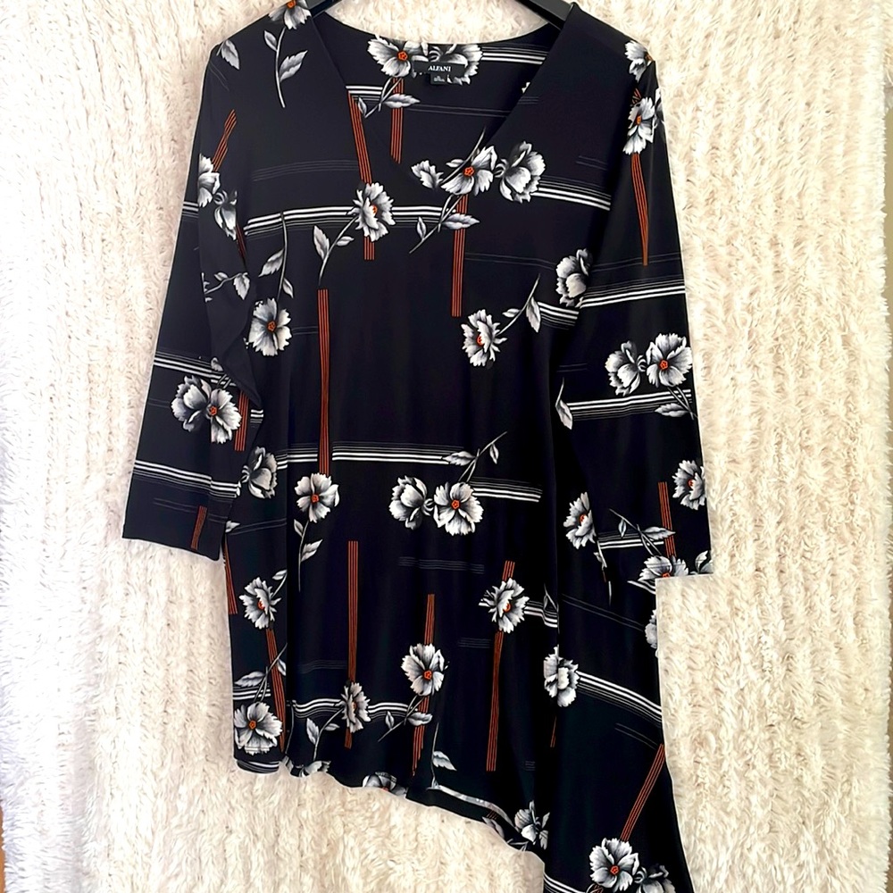 Alfani Tunic A-symmetric hem